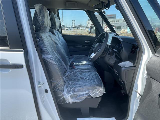 座り心地が良いシートなので長時間の運転でも快適にお過ごしいただけます。新品のフロアマットのご注文も可能です。掲載箇所以外にご希望の写真がございましたらお気軽にお問い合わせ下さい。