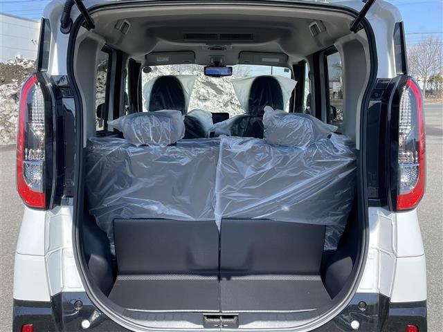 積み込みやすくて、たっぷり積める荷室です。シートアレンジできるものは、乗車人数と荷物の量や大きさによってシートを動かすことができるので、より快適なドライブが可能です！