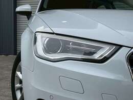 心地良い禁煙の室内はブラックインテリアに、使い勝手の良いMMIナビゲーションに地デジ付き、