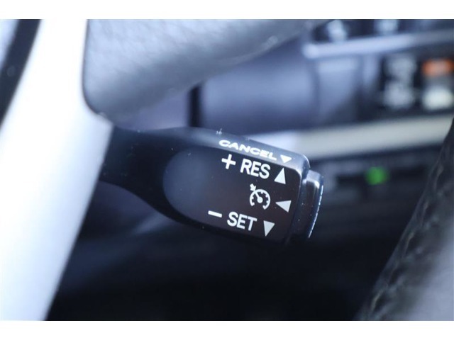 クルーズコントロールは希望の車速をセットすることにより、足をかけることなく設定車速で走行できます