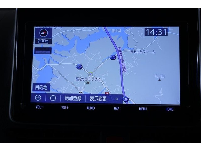 純正SDナビ付き。フルセグでテレビも見れて、CD・DVDの再生もできます。品番NSZT-Y68T