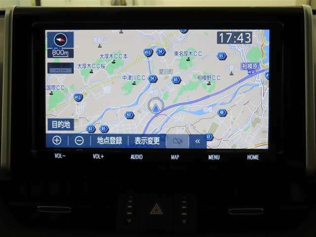 トヨタ純正ナビ装備！地図描写は文字も道もクリアで見やすく、滑らかに表示します。これさえあればもう道に迷わないですみますね♪フルセグで地上波デジタル放送TVもバッチリ綺麗に見れちゃいます♪