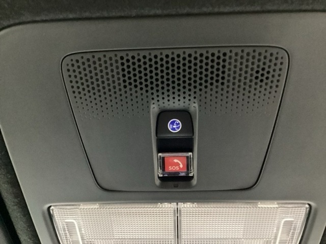 Honda CONNECT搭載車です。「Honda Total Care プレミアム」に加入頂くと、「緊急サポートセンター」や「Honda ALSOK駆けつけサービス」などのサービスが受けられます。