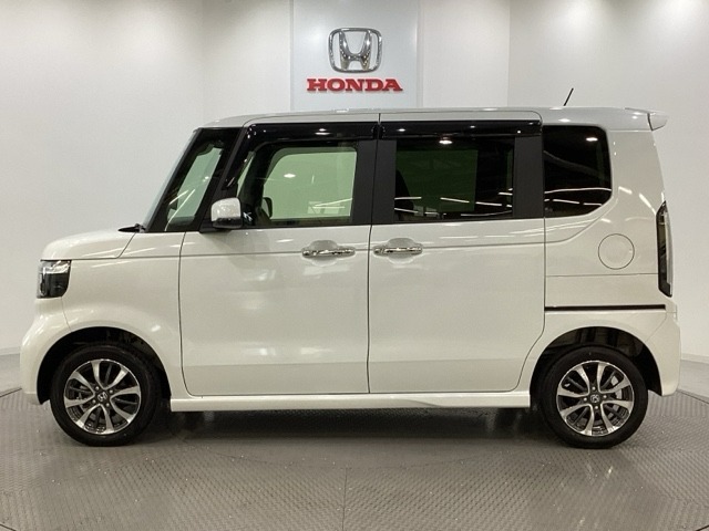 購入後も自社指定整備工場完備でお客様の愛車をしっかりサポート致します！御納車時には安全かつ安心してお乗り頂けるようホンダ専門知識を持つ整備スタッフが点検・整備・装備も説明をしてお渡ししております。