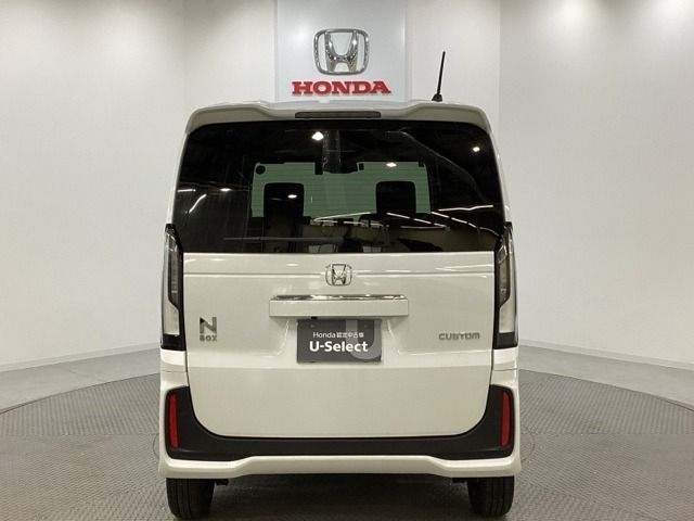 【Honda認定中古車 U-Select】　は3つの安心をお約束します。　1　Hondaのプロが整備した安心。 2　第三者機関がチェックした安心。　3　購入後もHondaが保証する安心。