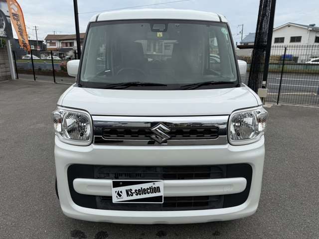 【親切丁寧なスタッフ】お車の知識がなくても大丈夫です。当店の専門プロスタッフがお答えいたします。車両についてはもちろん、アフターや保険などもお気軽に問い合わせください。