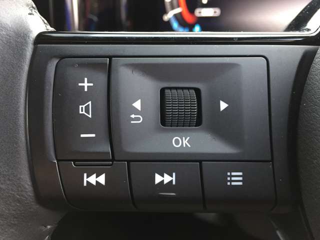 ナビの音量操作などができます。