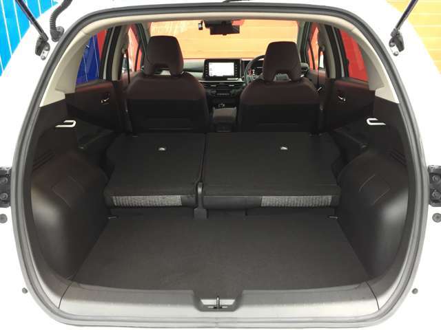 シートを倒した状態です。