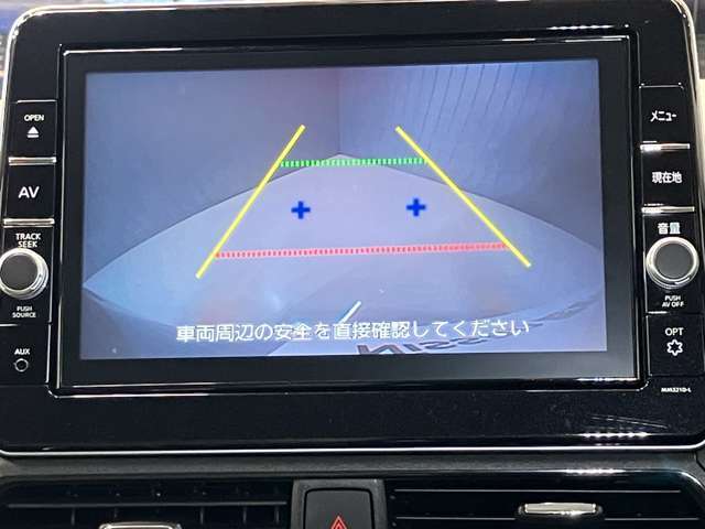 【バックモニター】駐車時に後ろの映像がナビゲーションにうつるので駐車がらくらく★車庫入れが心配なかたもバックモニターで安心★