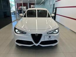 伝統の盾型グリル