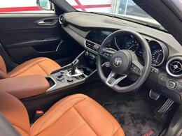 シンプルな車内空間