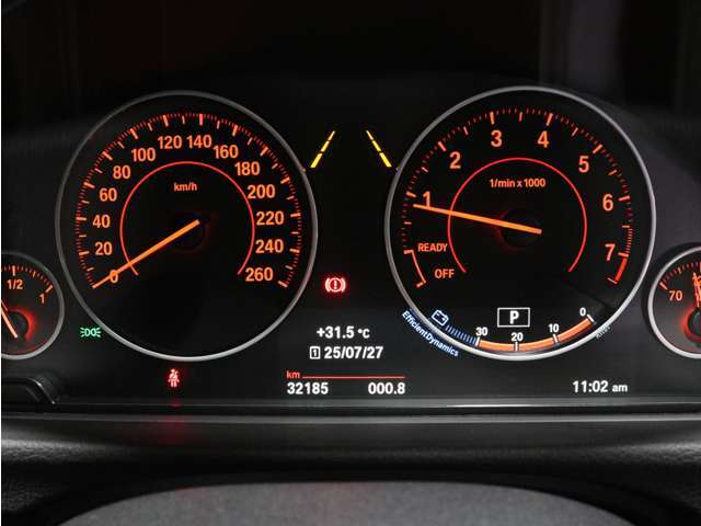 BMW認定中古車は360°チェックリストに従い徹底的にチェック。エンジンやトランスミッション、電気系統やコンピュータ・システムなどを詳細に点検。交換基準に達した部品は整備した後にご納車いたします。