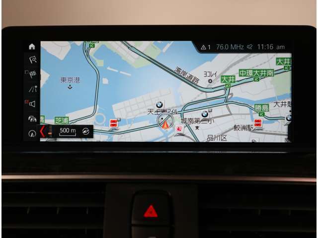 保証期間中に、トラブルが発生した際の緊急連絡を24時間フリーダイヤルでお受けします。応急処置のアドバイスのみならず、出張修理やレッカーなどの手配、さらにはお客様の代替交通手段やホテルの確保を行います。