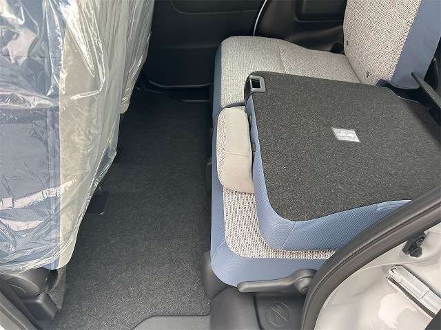 ☆★☆★道東最大級の届出済未使用車専門店シーモールです！！オールメーカーの取り扱いで、約200台の在庫車の中から気に入る1台を当店スタッフと一緒に選びませんか？？☆★☆★