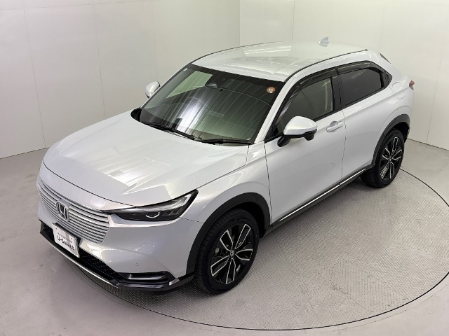 令和3年式のヴェゼルe：HEV　Z入庫！！純正メモリーナビ！！地デジチューナー！！ミュージックラック！！Bluetooth対応！！ワイヤレス充電器！！バックモニター！！電動リアゲート！！純正Dレコーダ