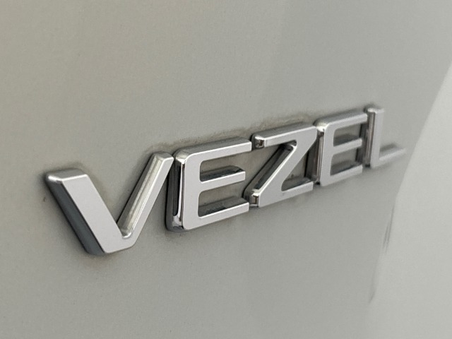 令和3年式のヴェゼルe：HEV　Z入庫！！純正メモリーナビ！！地デジチューナー！！ミュージックラック！！Bluetooth対応！！ワイヤレス充電器！！バックモニター！！電動リアゲート！！純正Dレコーダ