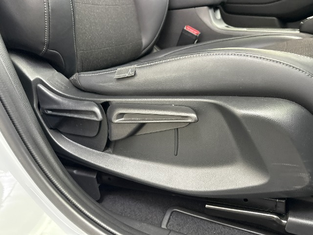 運転席ハイトアジャスター！！