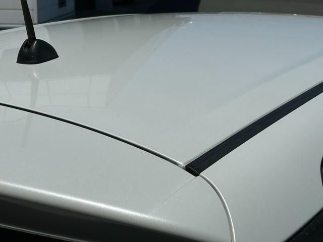 ルーフアンテナは前後に可倒式で自動洗車機の使用などで便利です