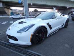 Z07スタイルカーボングランドエフェクト＆ウイッカービル、カーボンインテリアトリム＆コンペティションスポーツシートと特別な装備が充実です。