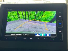 【バックカメラ】駐車時に後方がリアルタイム映像で確認できます。大型商業施設や立体駐車場での駐車時や、夜間のバック時に大活躍！運転スキルに関わらず、今や必須となった装備のひとつです！