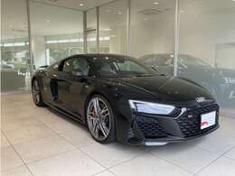 《Audi認定中古車》ならではのクオリティ、高度な訓練・教育を受けたAudi専門のメカニックがご納車前に100項目にも及ぶ精密な点検を行います。