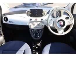 前席全体　目線も高く広い視界で安心して運転することができますね！