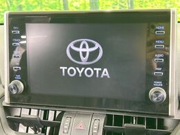 【純正ナビ】人気の純正ナビを装備。オーディオ機能も充実しており、Bluetooth接続すればお持ちのスマホやMP3プレイヤーの音楽を再生可能！毎日の運転がさらに楽しくなります！！