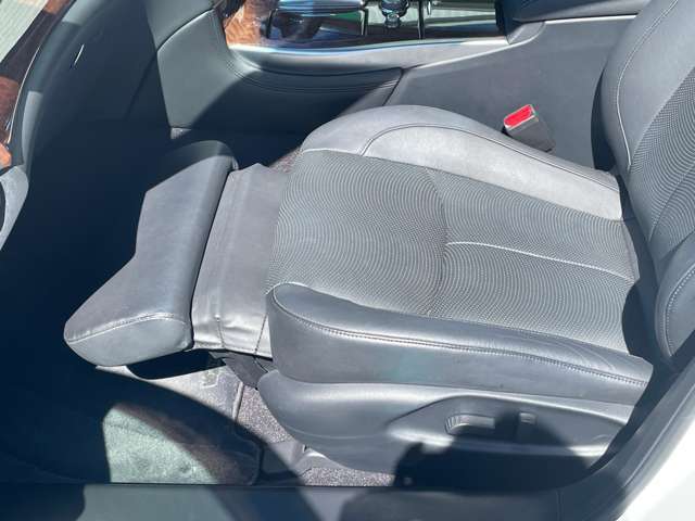 店舗にて現車の確認もいただけますので、お電話で在庫のご確認の上是非ご来店くださいませ！！店舗直通電話　0532-69-5171