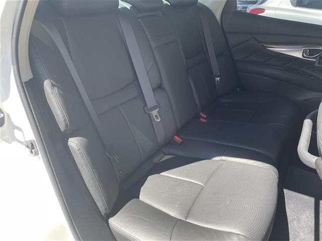 店舗にて現車の確認もいただけますので、お電話で在庫のご確認の上是非ご来店くださいませ！！店舗直通電話 0532-69-5171