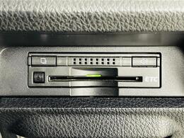 【ETC】有料道路を利用する際に料金所で停止することなく通過できる、ETC車載器（ノンストップ自動料金収受システム機器）が装備されています。セットアップを行うことで利用可能になります。