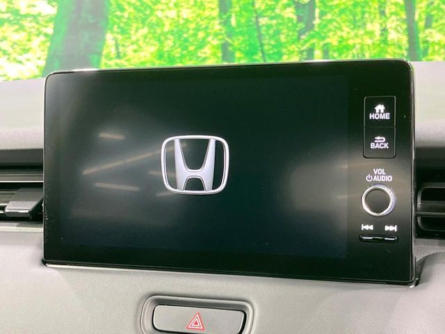 【メーカー純正ナビ】インテリアに溶け込むスタイリッシュな「専用設計」メーカーナビを装備♪視認性や操作性など基本性能にも優れ、より上質なカーライフをお楽しみいただけます。