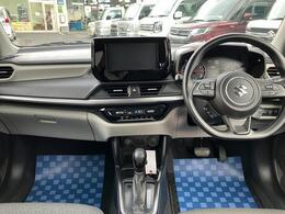 インパネ回りです。シンプルなデザインで操作しやすいです。