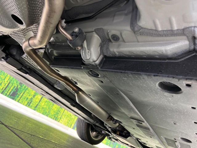 お車を安心してお乗りいただく為には、足回りの定期点検が欠かせません。サービスサポート（有償保証）では無料点検もご提供しており、安心のカーライフをお過ごしいただけるサポート体制が整っています。