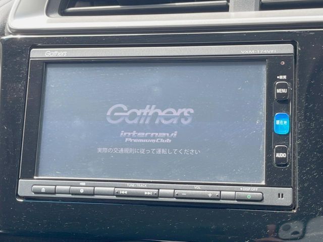 【純正ナビ】人気の純正ナビを装備しております。ナビの使いやすさはもちろん、オーディオ機能も充実！キャンプや旅行はもちろん、通勤や買い物など普段のドライブも楽しくなるはず♪