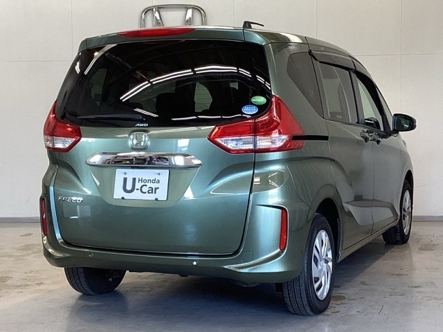 【Honda認定中古車 U-Select】　は3つの安心をお約束します。　1　Hondaのプロが整備した安心。 2　第三者機関がチェックした安心。　3　購入後もHondaが保証する安心。