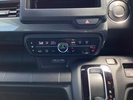 Honda認定中古車 U-Selectは3つの安心をお約束します。■Honda車のプロが整備した安心■第三者機関がチェックした安心■購入後もHondaが保証する安心