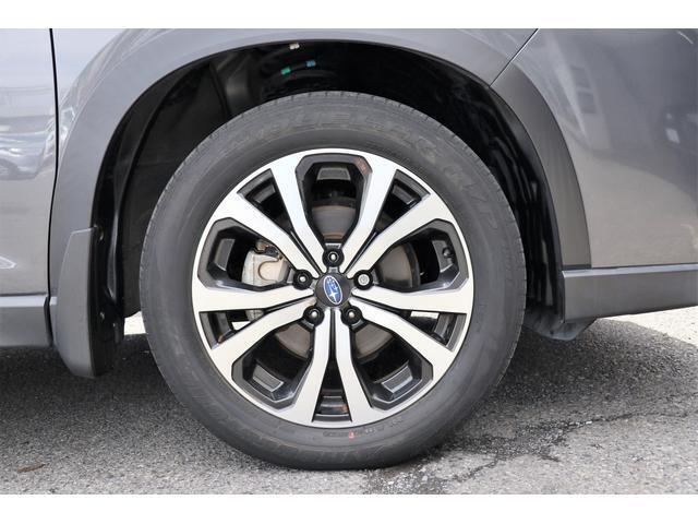 純正18インチアルミホイール、タイヤサイズ 225/55R18