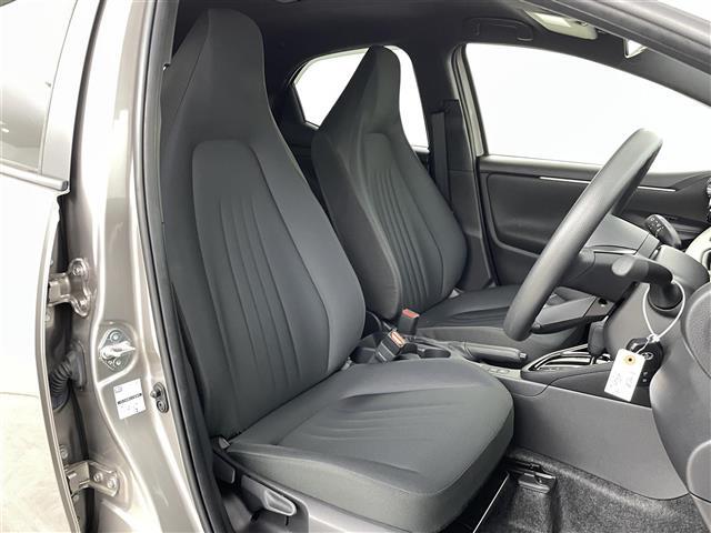 【運転席】座り心地が良いシートなので長時間の運転でも快適にお過ごしいただけます。新品のフロアマットのご注文も可能です。掲載箇所以外にご希望の写真がございましたらお気軽にお問い合わせ下さい。