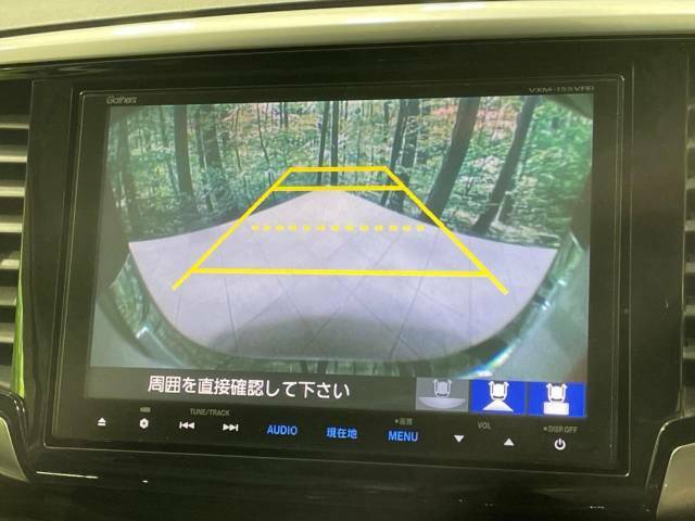 【バックカメラ】駐車時に後方がリアルタイム映像で確認できます。大型商業施設や立体駐車場での駐車時や、夜間のバック時に大活躍！運転スキルに関わらず、今や必須となった装備のひとつです！