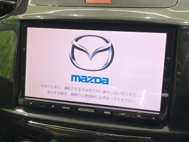 【純正ナビ】人気の純正ナビを装備しております。ナビの使いやすさはもちろん、オーディオ機能も充実！キャンプや旅行はもちろん、通勤や買い物など普段のドライブも楽しくなるはず♪