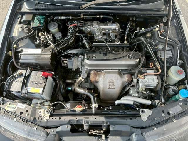 エンジンルームになります。F20Aエンジン