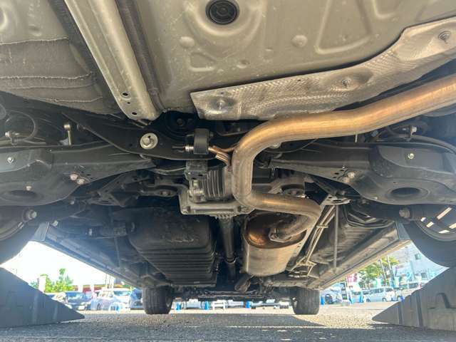 当社で整備の車両には4ヶ月の消耗品も含む無料保証と最長5年走行無制限の延長保証をオプションでご用意☆遠方のお客様はお近くのディーラーにて保証修理をお受けできます♪