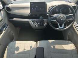 【インパネ全体】全方位で視界が広く、高い目線で運転もしやすいです！