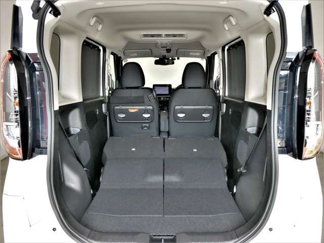 さらにフルフラット時はレジャー用品等の大きな荷物にも対応☆