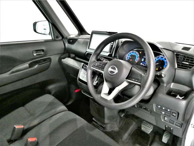 広々とした見晴らし角度を確保☆信号や標識の視認性が向上し、安全運転に貢献☆