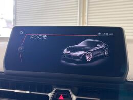 【メーカー純正ナビ】インテリアに溶け込むスタイリッシュな「専用設計」メーカーナビを装備♪視認性や操作性など基本性能にも優れ、より上質なカーライフをお楽しみいただけます。