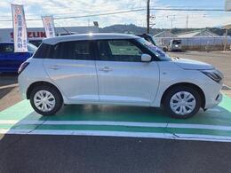 人の乗り降りや荷物の積み下ろしに便利な5ドアです。