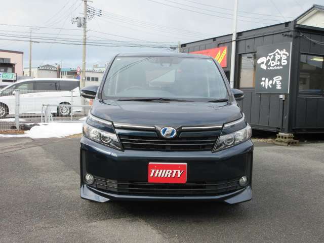 ■外装正面■　当店のこだわりは何と言っても4WDの中古車を多数揃えている事です。