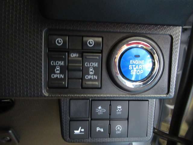 アイドリングストップ付きで低燃費　（アイドリングストップキャンセルスイッチ付き）両側スライドドアもボタン1つで開閉可能