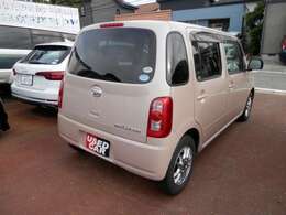 車検R9年2月までついてます　スマートキー　ライトレベライザー　純正CDデッキ　FM  AMラジオ　オートエアコン　電動格納リモコンミラー　シートリフター　アルミホイール